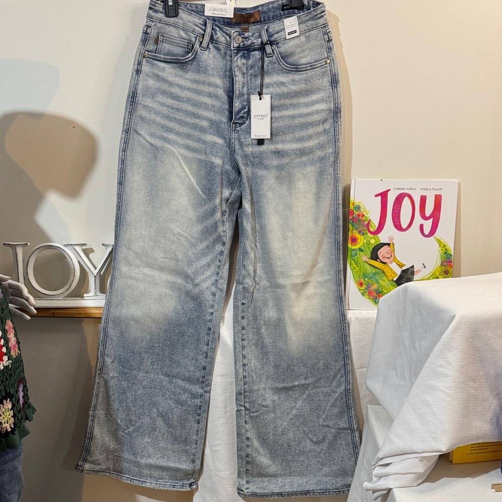 Judy Blue Flattering High Waist Tummy Control Wide leg Jeans Size 31/13